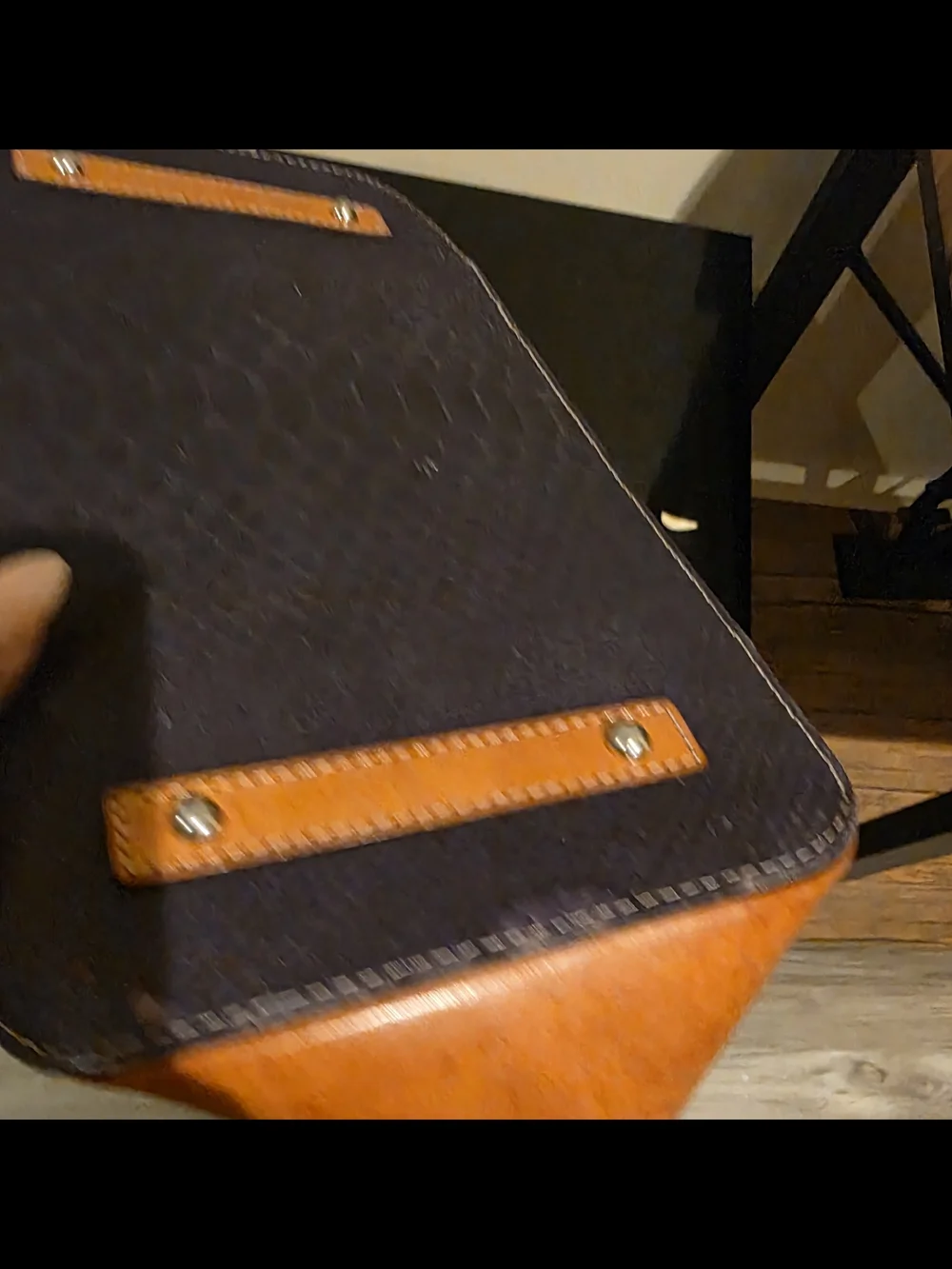 Satchel - Picture 4 of 8